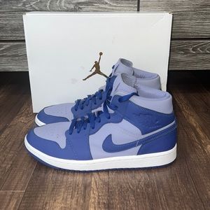 WMNS AIR JORDAN 1 MID IRON PURPLE/DEEP ROYAL BLUE